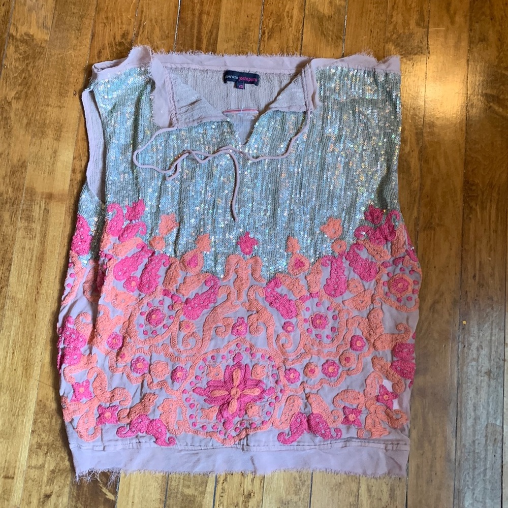 Anthropologie Namrata Joshipura sequin floral top. Neverworn.Sequinbag attached